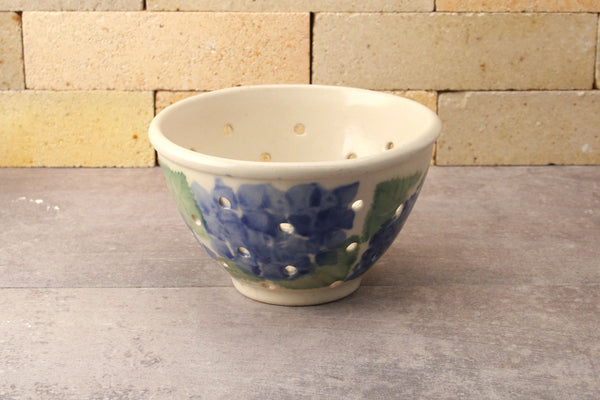 Berry Bowl - Hydrangea Pattern