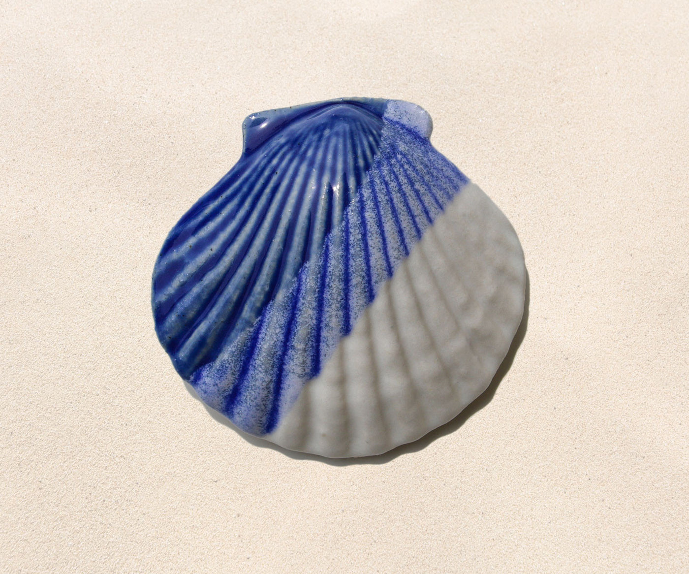 Shell Paperweight - Cobalt and White – Chatham Pottery